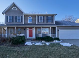 646 N Airlite St, Elgin, IL 60123