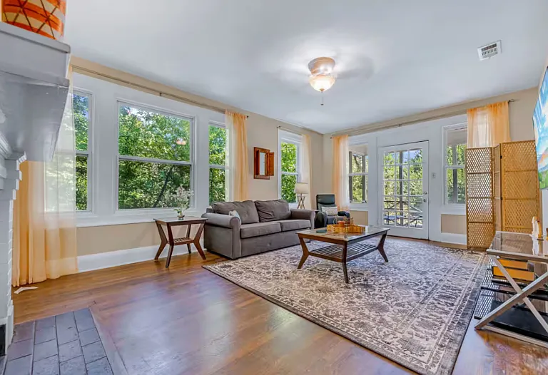4303 Vandelia St — Photo 37