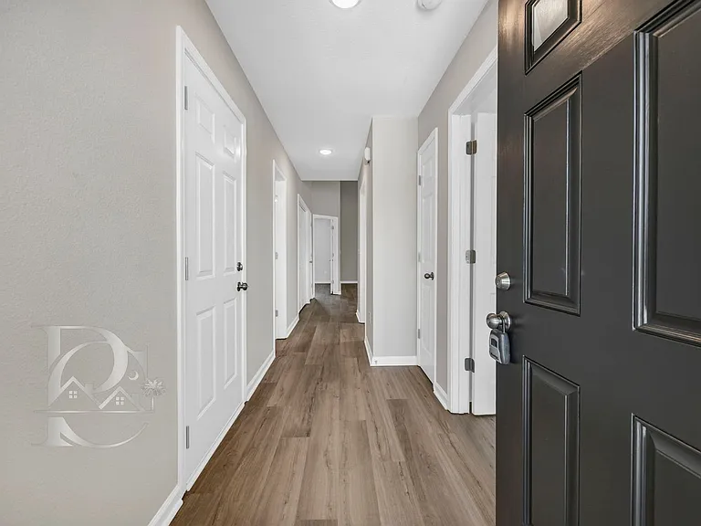 508 Lanesborough Dr — Photo 3
