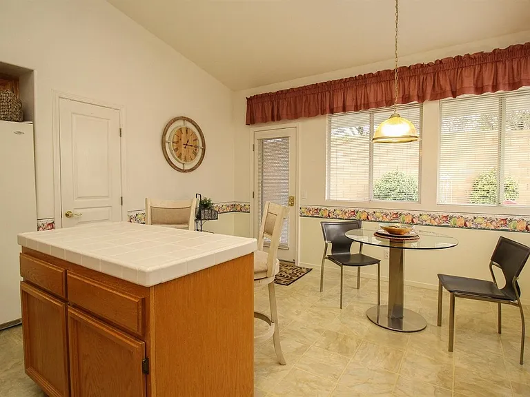 130 Mandarin Cir — Photo 11