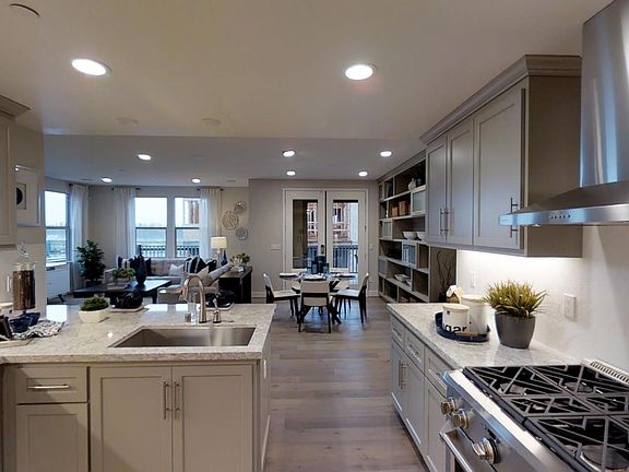 4th image of 617 Sandalwood Dr Unit 3