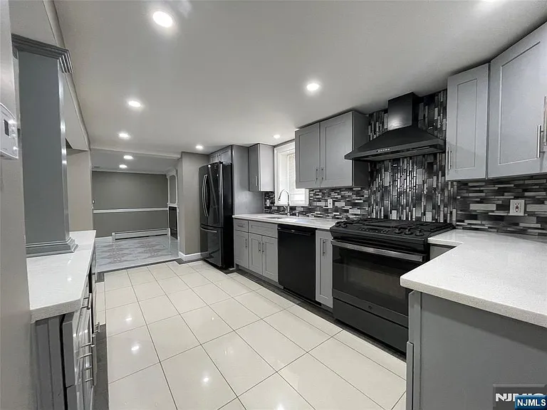 310 E Central Blvd — Photo 9