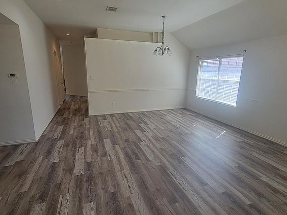 2nd image of 1019 Fair Oaks Dr