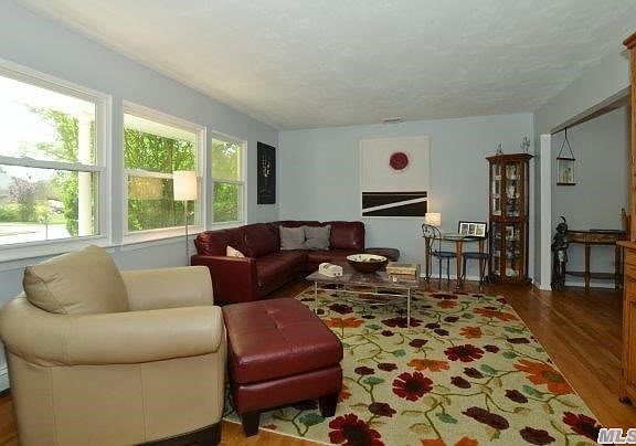 3rd image of 53 Sherwood Dr
