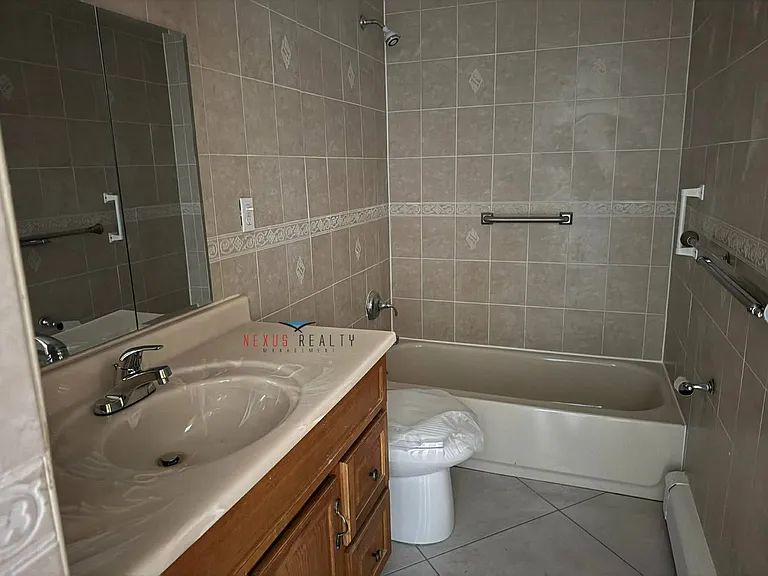 2512 Parsons Blvd #3 — Photo 12