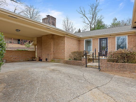 3rd image of 927 Brynwood Ter