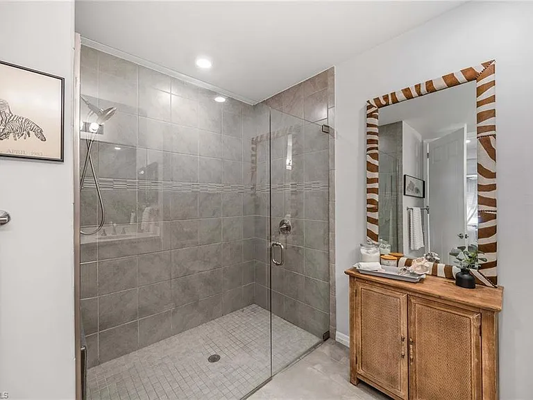 14610 Edgewater Cir — Photo 20