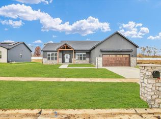 2902 Haydon Dr, Urbana, IL 61802