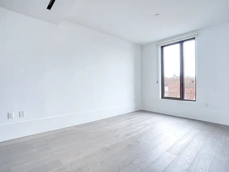 429 Kent Ave #807 — Photo 7