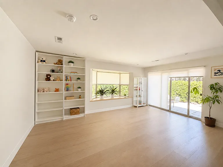 4057 Amaranta Ave — Photo 8