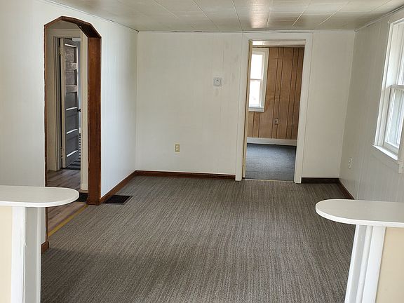 5th image of 26 1/2 W Center St #2