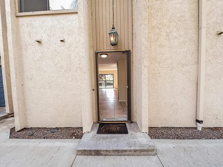 2374 Caringa Way — Photo 28