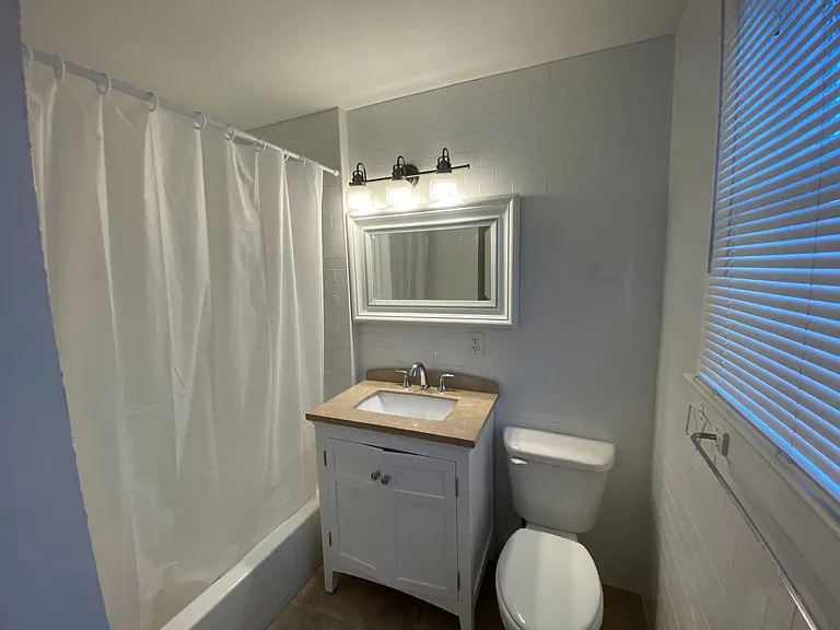 2354 Forbes St — Photo 8