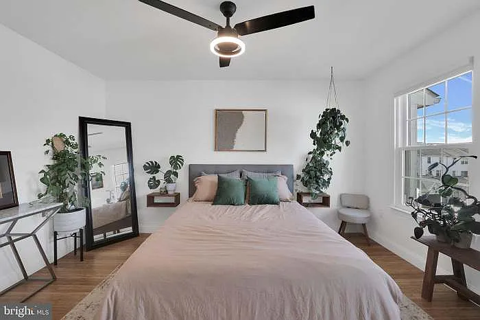 2nd bedroom