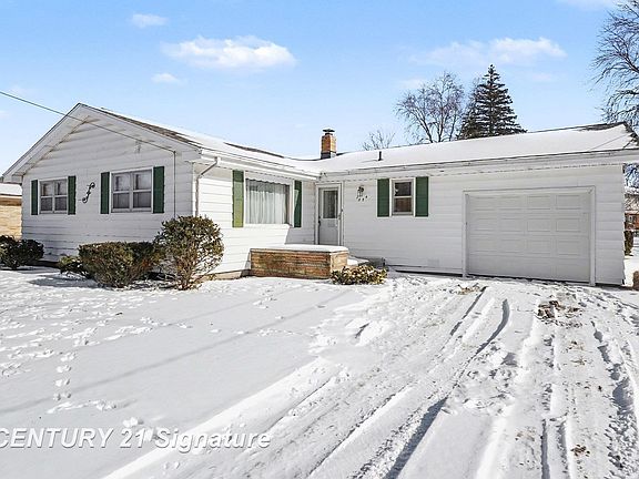 2nd image of 2834 Clayburn Rd