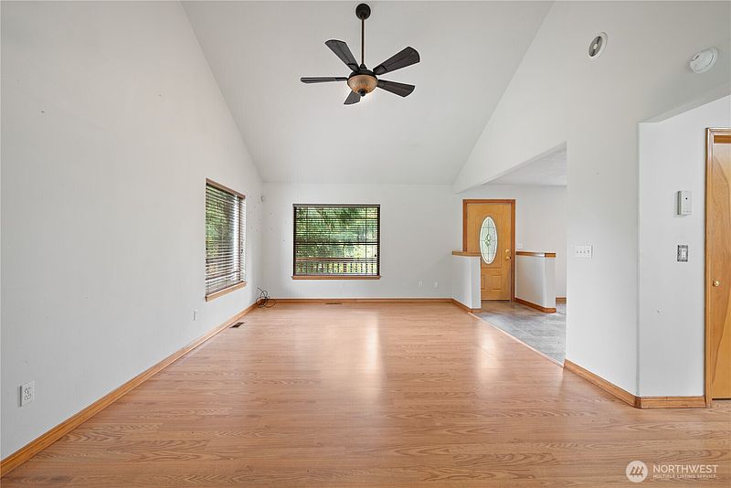 3rd image of 217 Nevada Drive