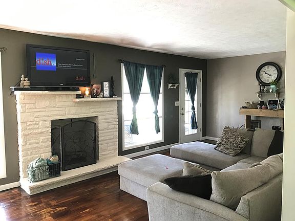 3rd image of 68 Halstead Dr