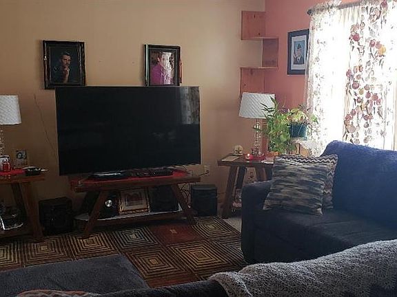 4th image of 4358 Creekside Dr