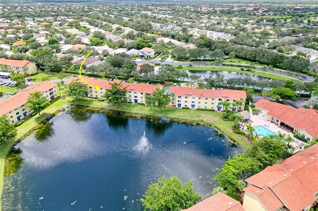 2 bed, 1.0 bath, 943 sqft, $1,750 — Photo 2