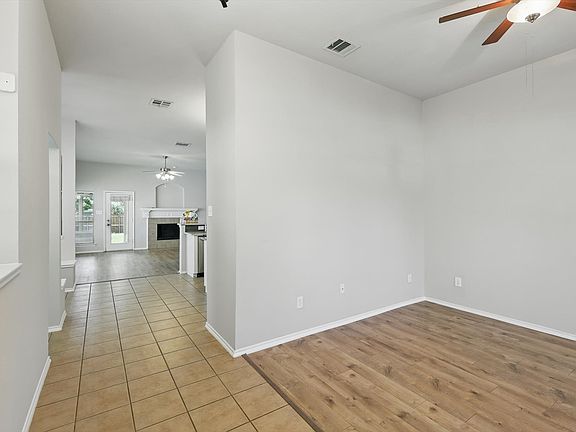 5th image of 909 Whisper Ln