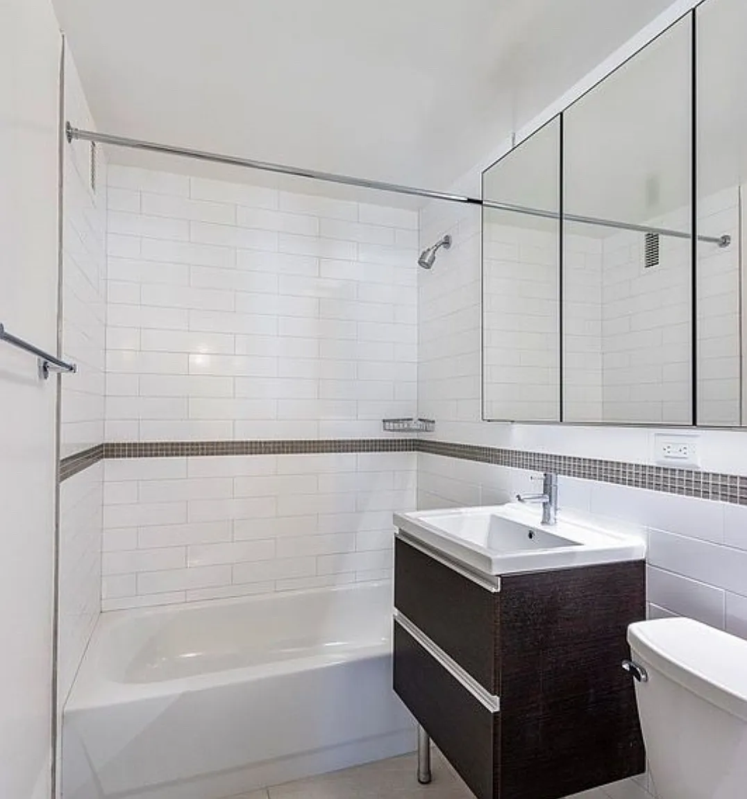 360 West 34th Street — Photo 3