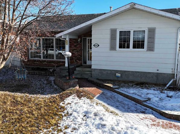 1421 53rd St, Edson, AB T7E 1H5