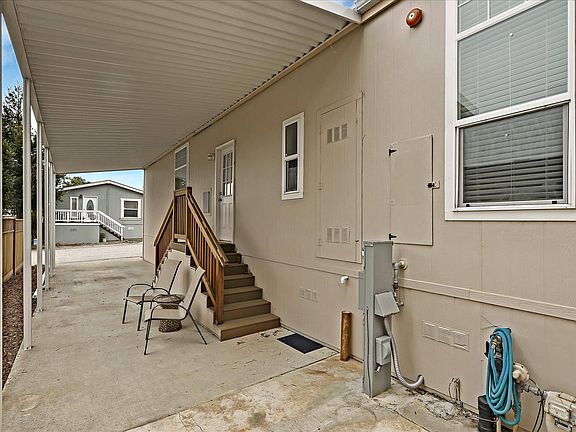 5th image of 38 Haven Dr
