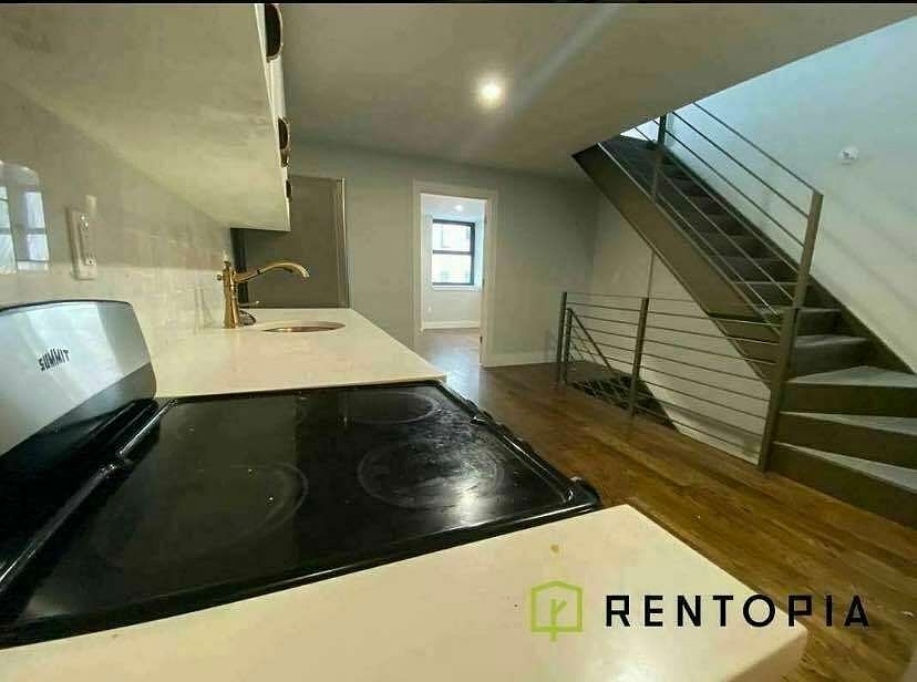 1st image of 489 Washington Ave #1O