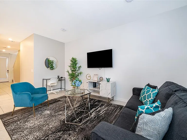 1013 Plantation Ln — Photo 5