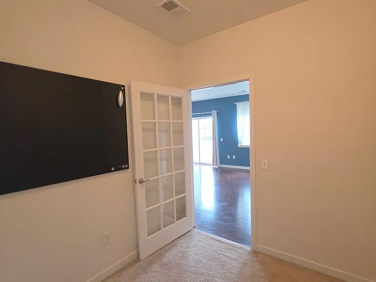 123 Tower Blvd — Photo 21
