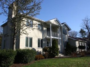 17 Brittany Ln, Dartmouth, MA 02747