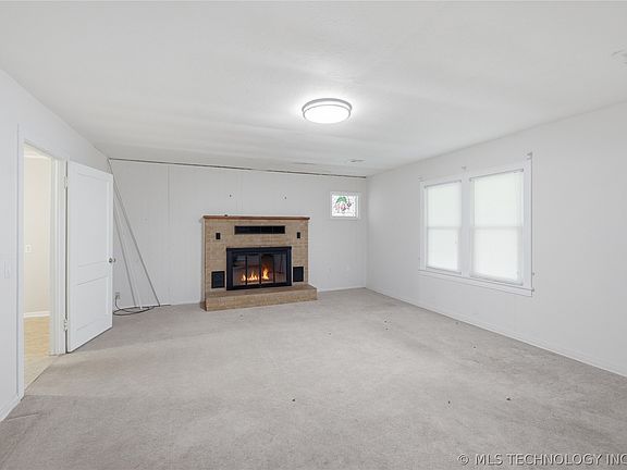 5th image of 106 Jamestown St