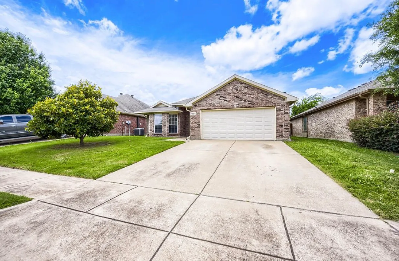 3 bed, 1603 sqft, $2,150 — Photo 1