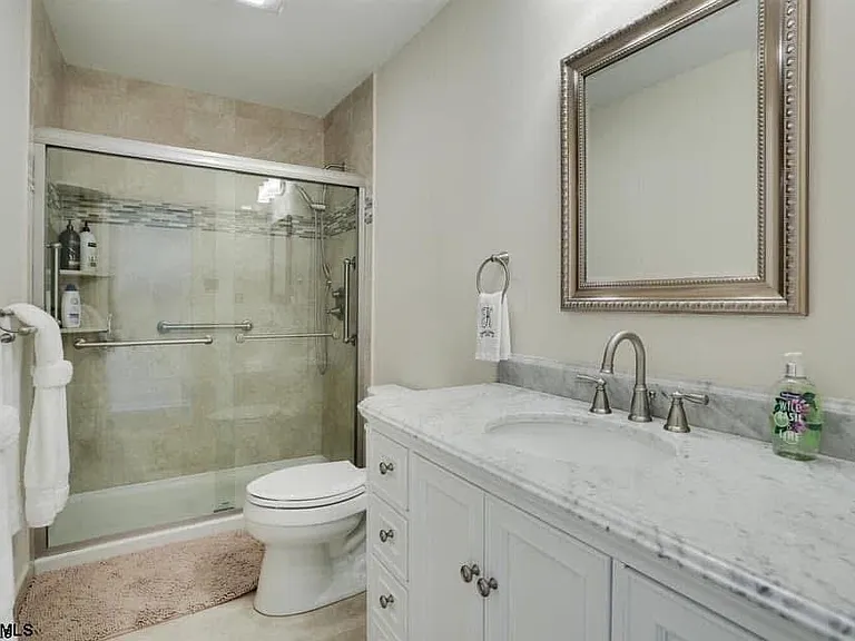 433 Albacore Ln — Photo 16