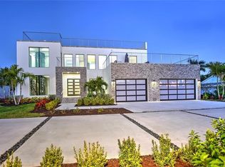 3860 Crayton Rd, Naples, FL 34103