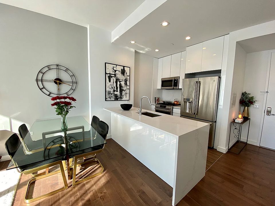 1st image of 515 W 36th St APT 31C