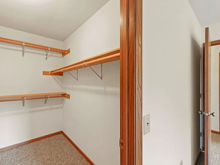 812 Blue Mounds St — Photo 5