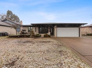 39449 Della Rosa Dr, Sterling Heights, MI 48313