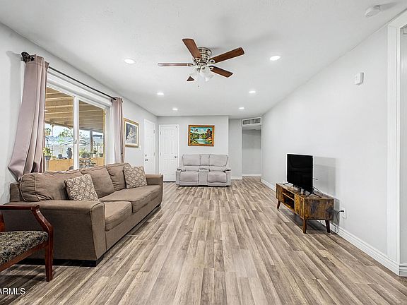 3rd image of 5827 W MONTECITO Avenue