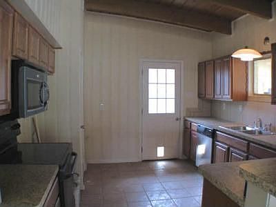 4th image of 1615 Mayflower Dr