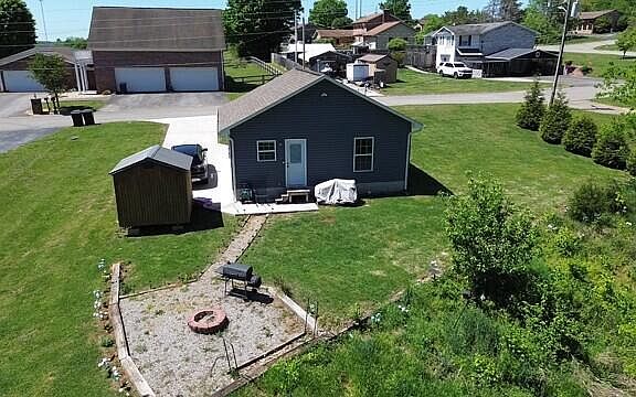 2nd image of 1390 Avery Cir