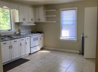 127 7th St #B, Salem, NJ 08079