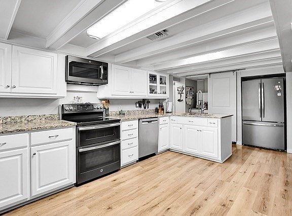 5th image of 49 Lakeview Ave