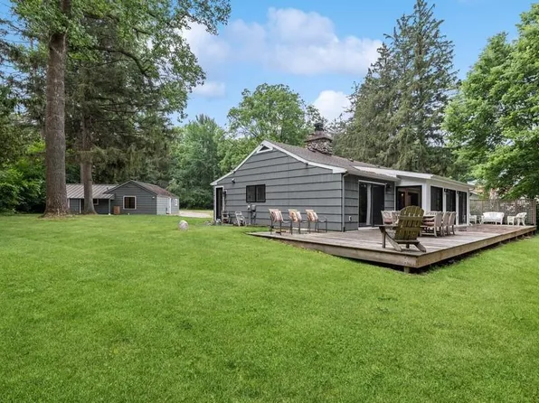 10668 Range Line Rd, Berrien Springs, MI 49103