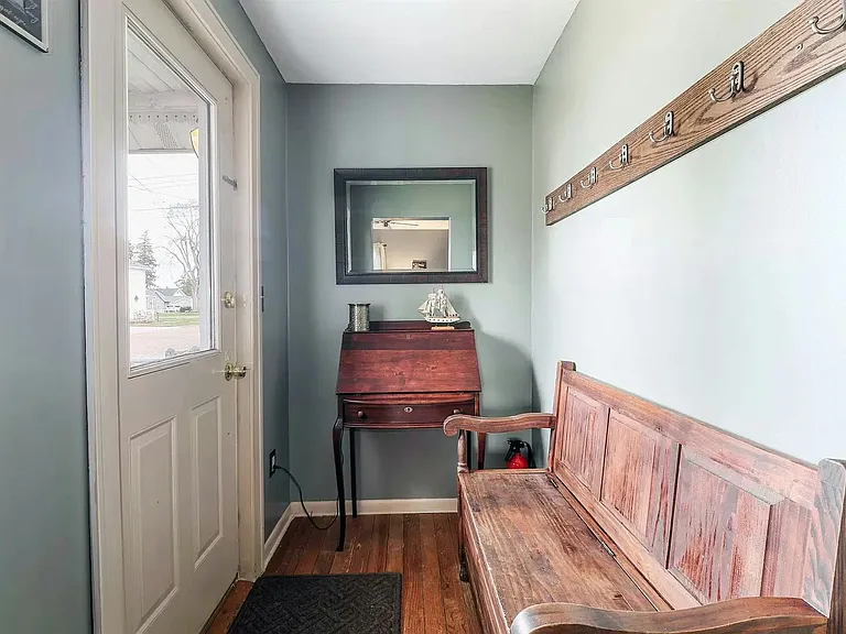 460 Spruce St — Photo 8
