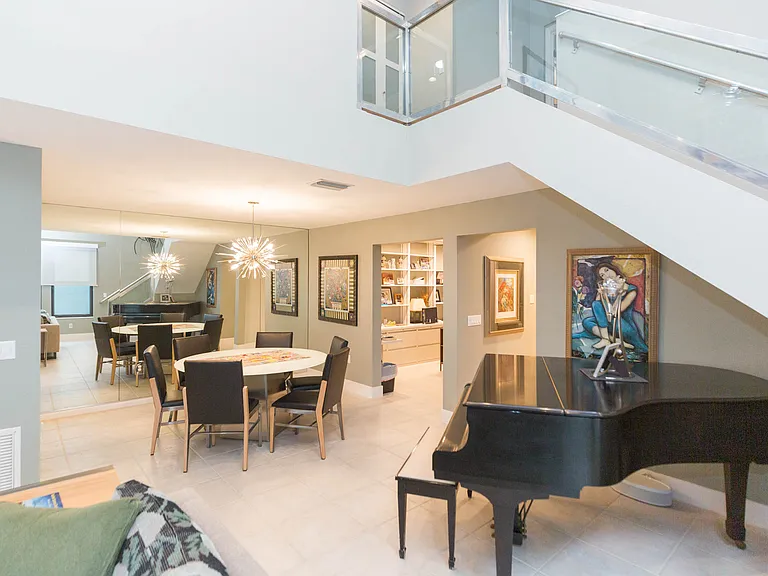 2020 W Dekle Ave #C — Photo 7