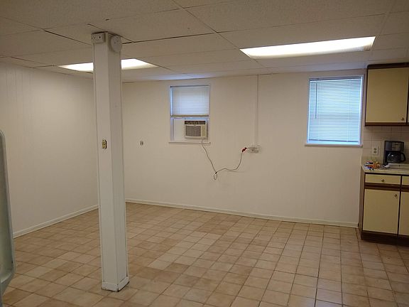 3rd image of 2457 N Richmond St #1B