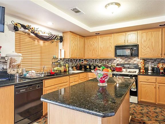 4th image of 8240 Deer Springs Way