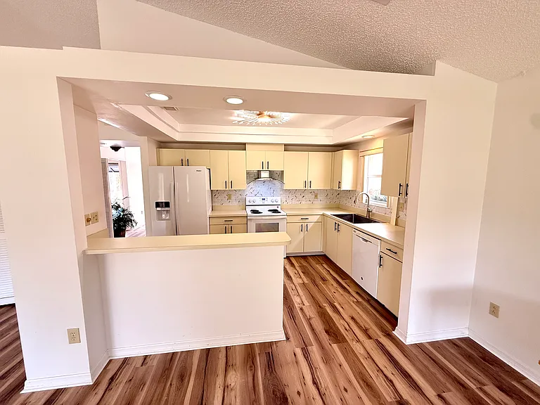 7830 Becket St — Photo 21