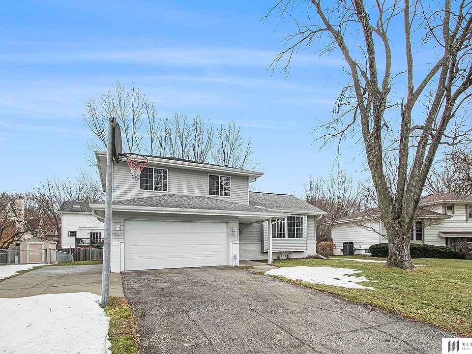 1st image of 809 Donegal Dr